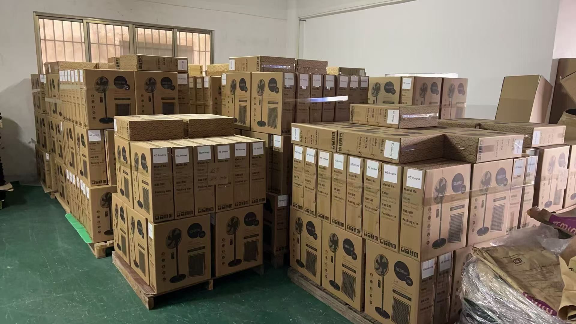 Entrepot SolarBuyHub et capacite de production